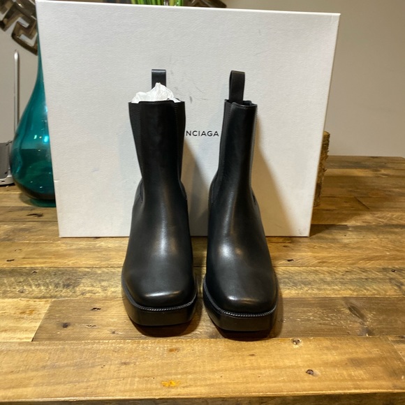 Balenciaga Chelsea Platform Boots - Picture 4 of 8